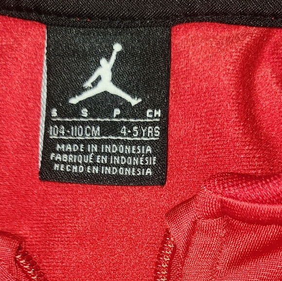 boys jordan shorts with zip up size 4-5 - Picture 3 of 4